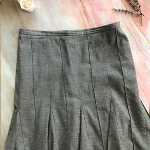 BCBGMaxAzria gray pleated skirt A164